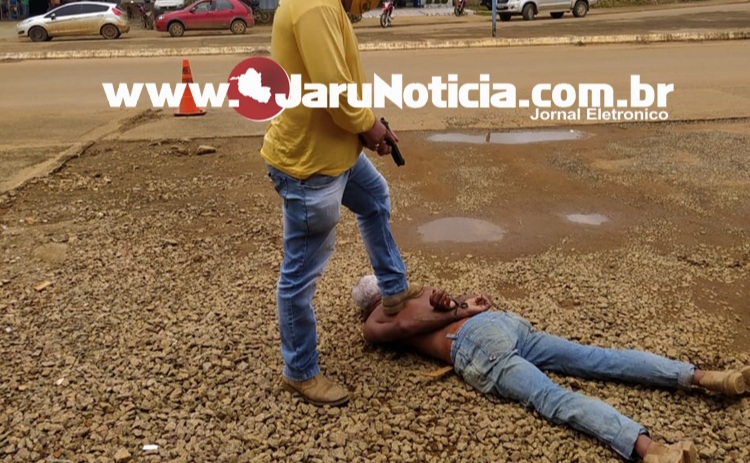 INSANO: Idoso ataca quartel da PM em Rondônia e é contido a tiros