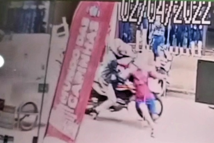 VÍDEO: Idoso de 84 anos morre atropelado enquanto vendia pipoca em Porto Velho