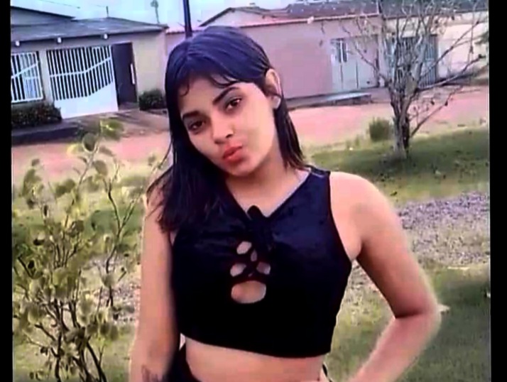 ENCONTRADA: Adolescente que estava desaparecida telefona para a família