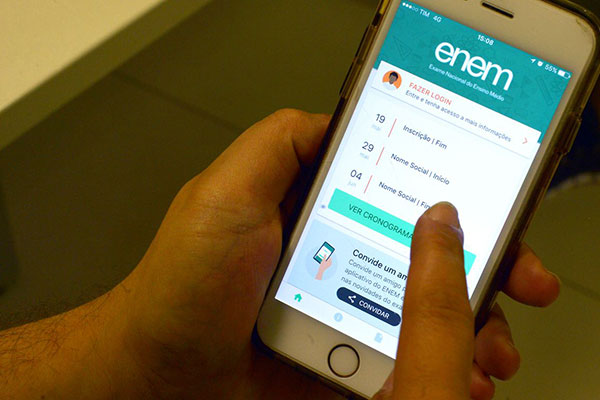 PROVAS: Após críticas ao exame, governo Bolsonaro promete Enem “neutro