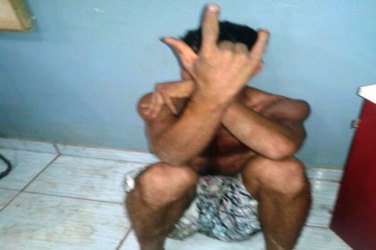 PEIA - Viciado é preso após ser surrado por populares acusado de furto

