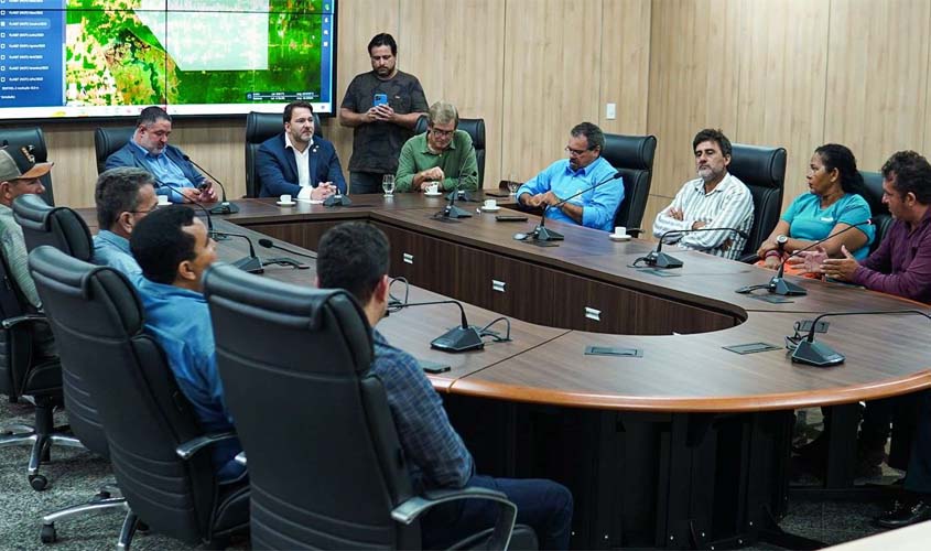 ALEX REDANO: Deputado coordena reunião entre moradores do PAF Jequitibá, Incra e Sedam