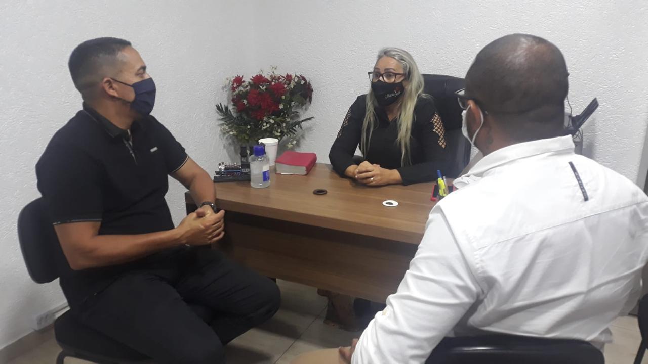 PARLAMENTARES: Márcia Socorristas Animais recebe visita do deputado estadual Eyder Brasil