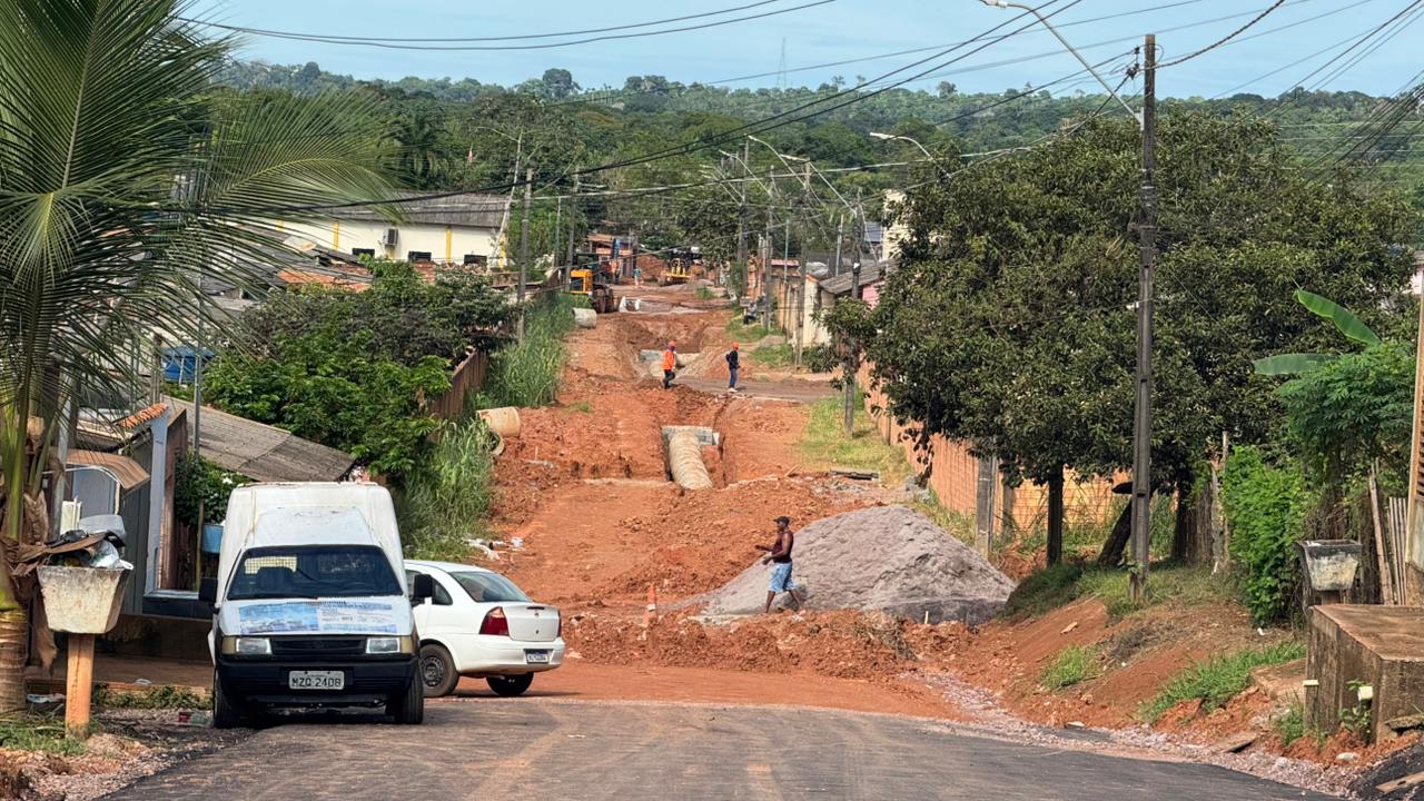 EDIMILSON DOURADO: Prefeitura inicia obras de drenagem e asfaltamento a pedido do vereador 