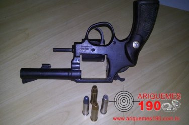 
Após roubo menor é apreendido com arma de fogo em fumódromo
