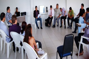 Sindicatos e Associações acusam Governo 