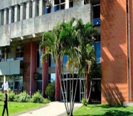 Dupla assalta estudante na sala de aula antes de apresentação de TCC