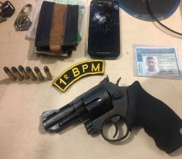 Dupla em motocicleta é flagrada armada na zona Sul 