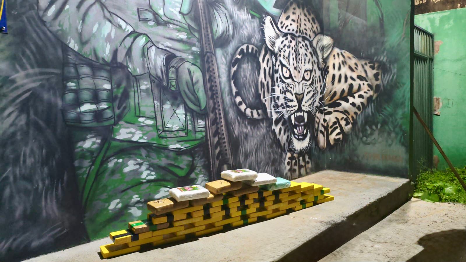 PROTETOR DAS FRONTEIRAS: Operação policial apreende cerca de 50 quilos de drogas em porto