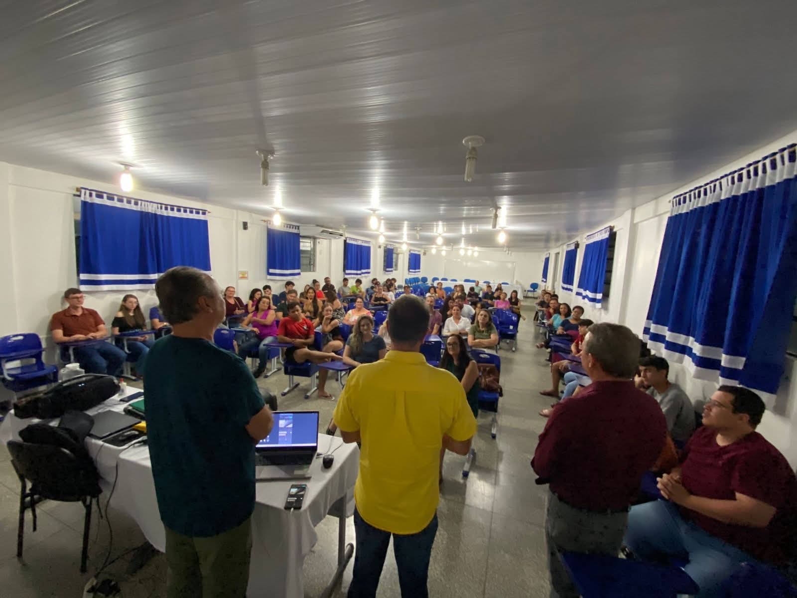 ELERO: Curso de filmagem e edição de vídeos em celular atrai grande público