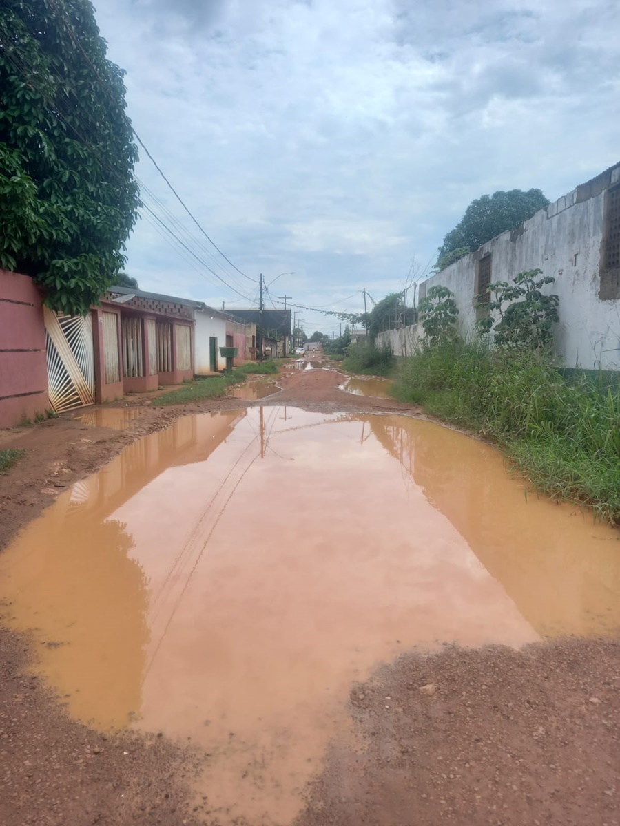 VIROU RIO: Moradores da zona Sul da capital sofrem com alagamentos