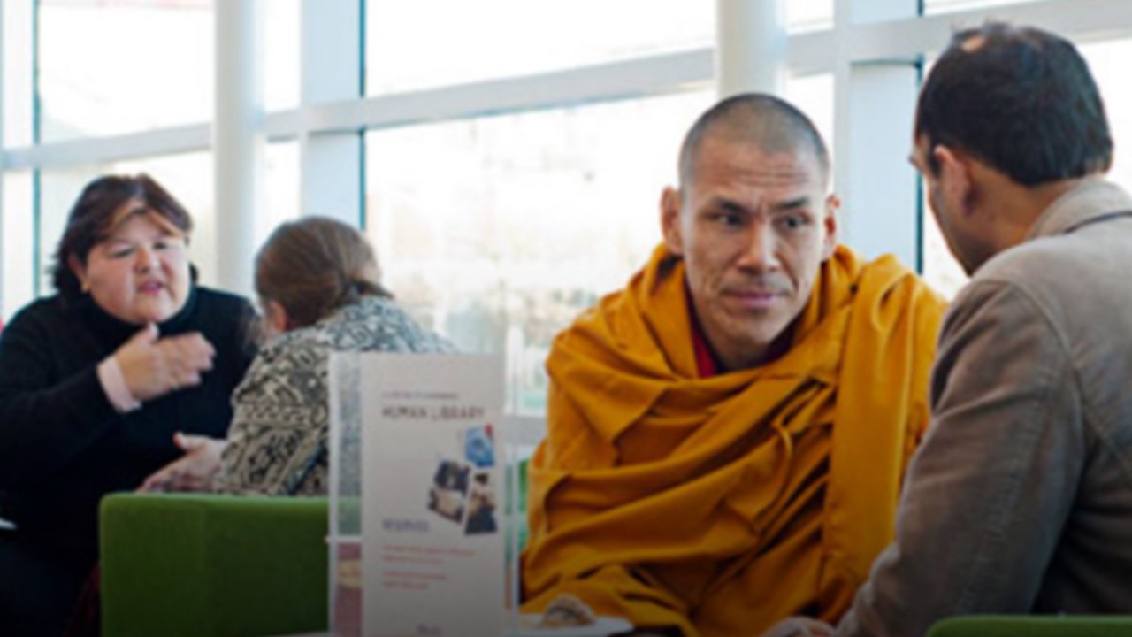 NADA DE LIVROS: Em Biblioteca Humana leitor escolhe quem vai contar histórias