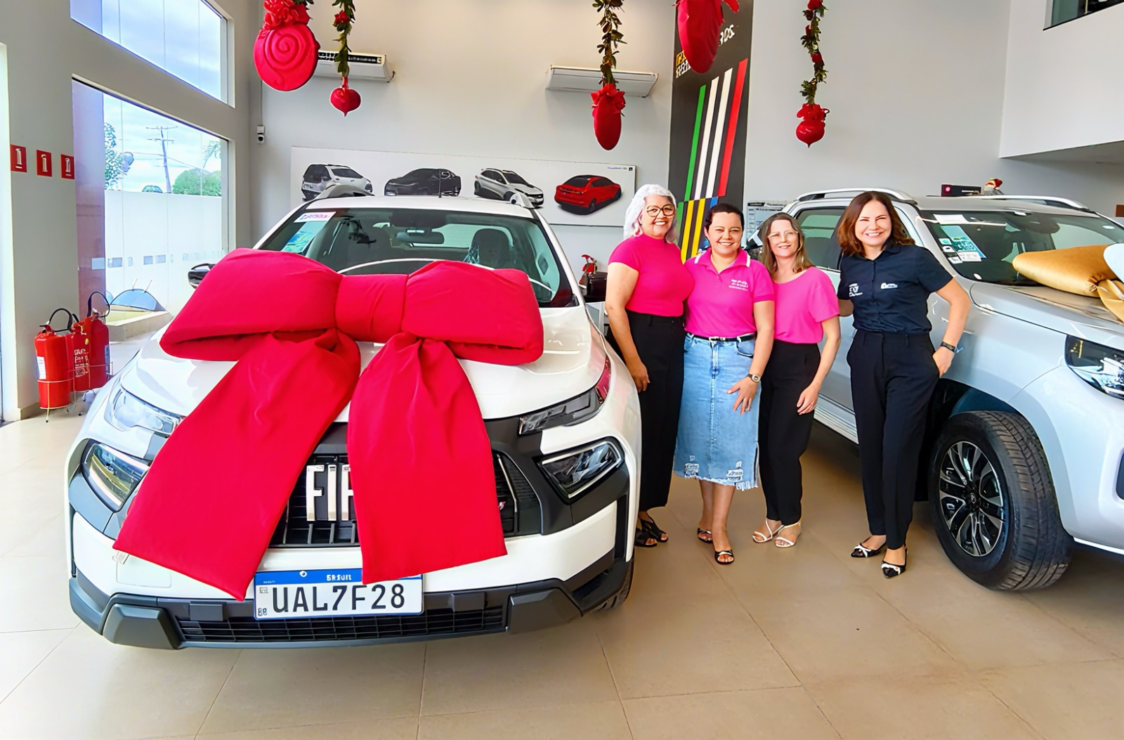 ROLIM DE MOURA: Associação Mulheres de Lenço recebe carro com apoio de Cirone
