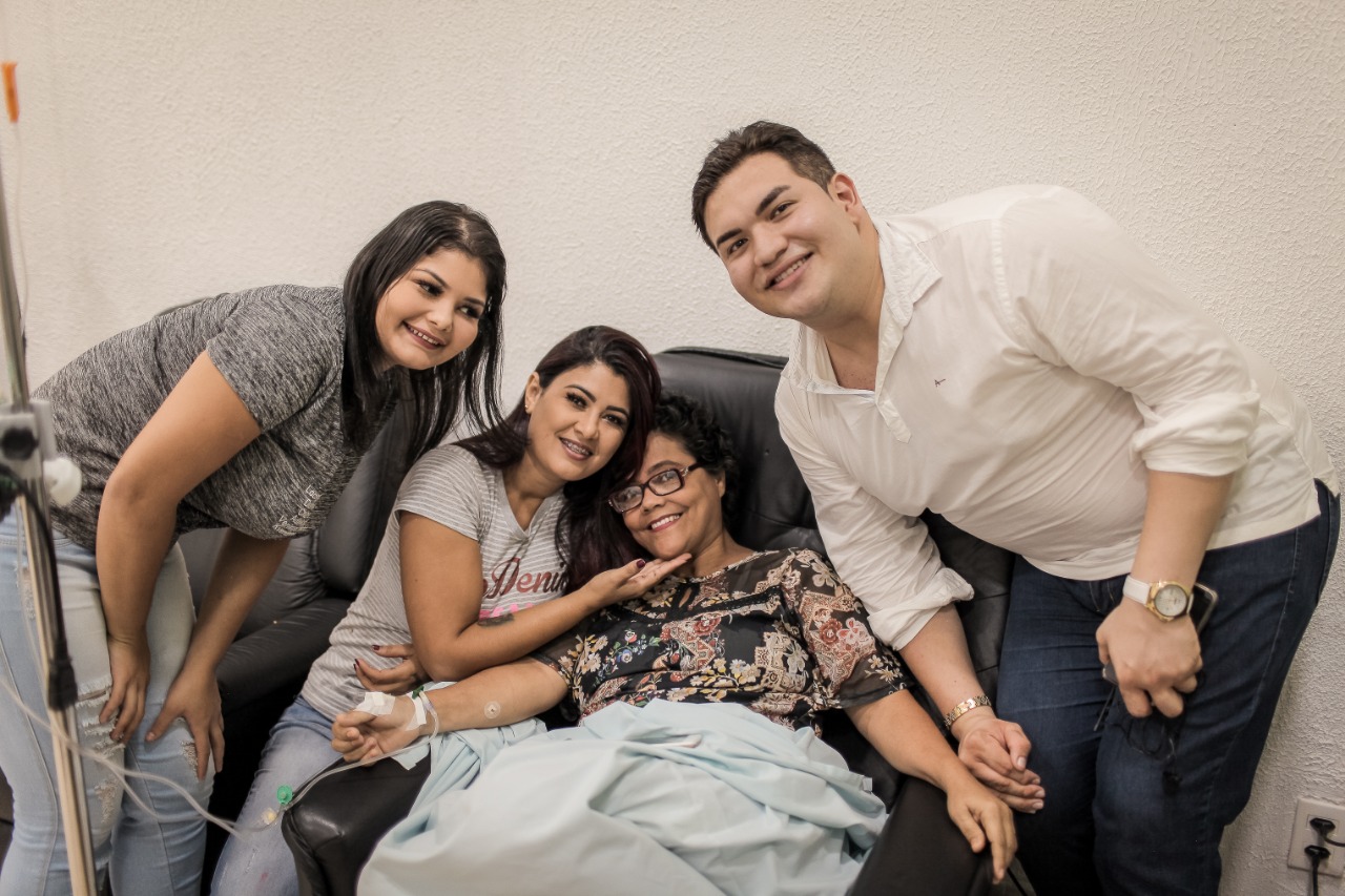 ANJOS DO BEM: Ação social é realizada para as mulheres no Instituto São Pelegrino