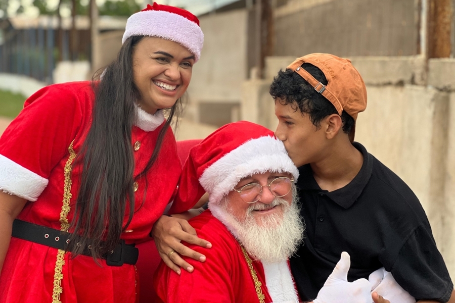 TAISSA SOUSA: Deputada realiza ação social de Natal em bairros de Guajará-Mirim e distritos