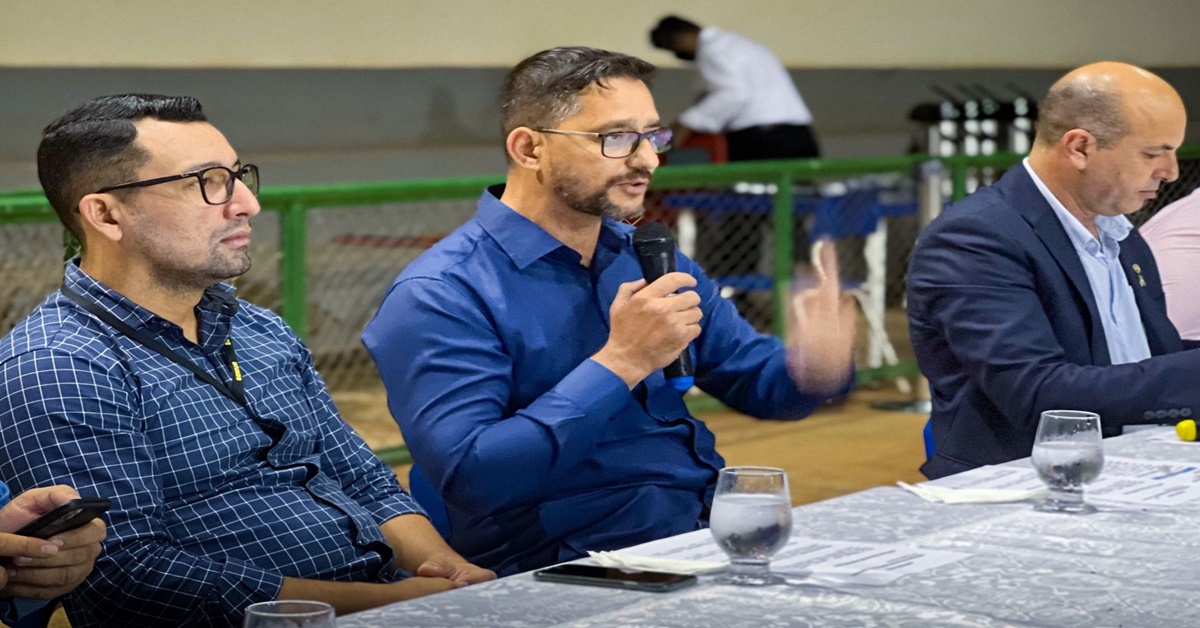 SANEAMENTO: Anderson Pereira debate falta de água tratada em Nova Califórnia 