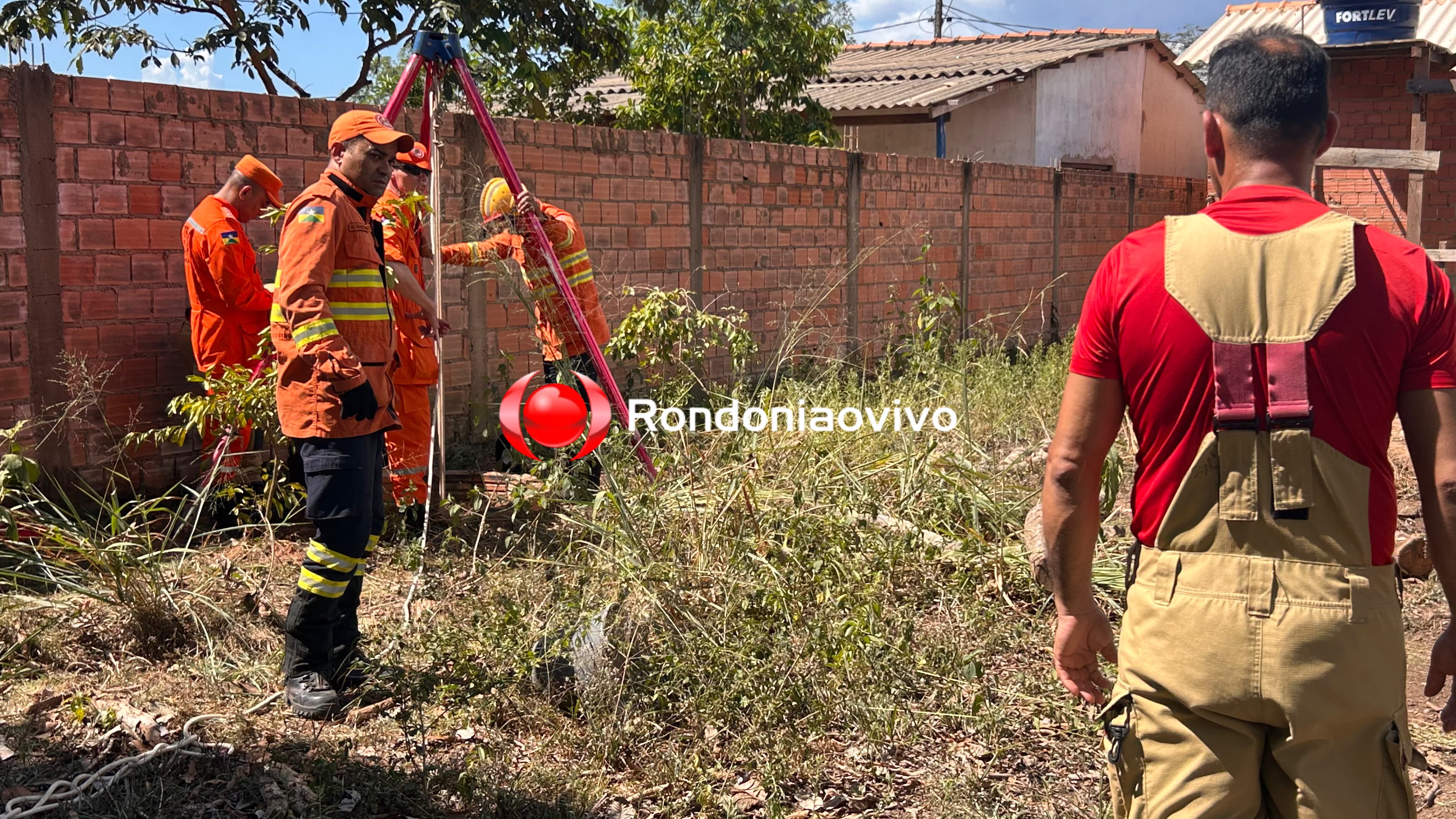 AO VIVO: Bombeiros e PM intensificam buscas por corpo de jovem no bairro Planalto