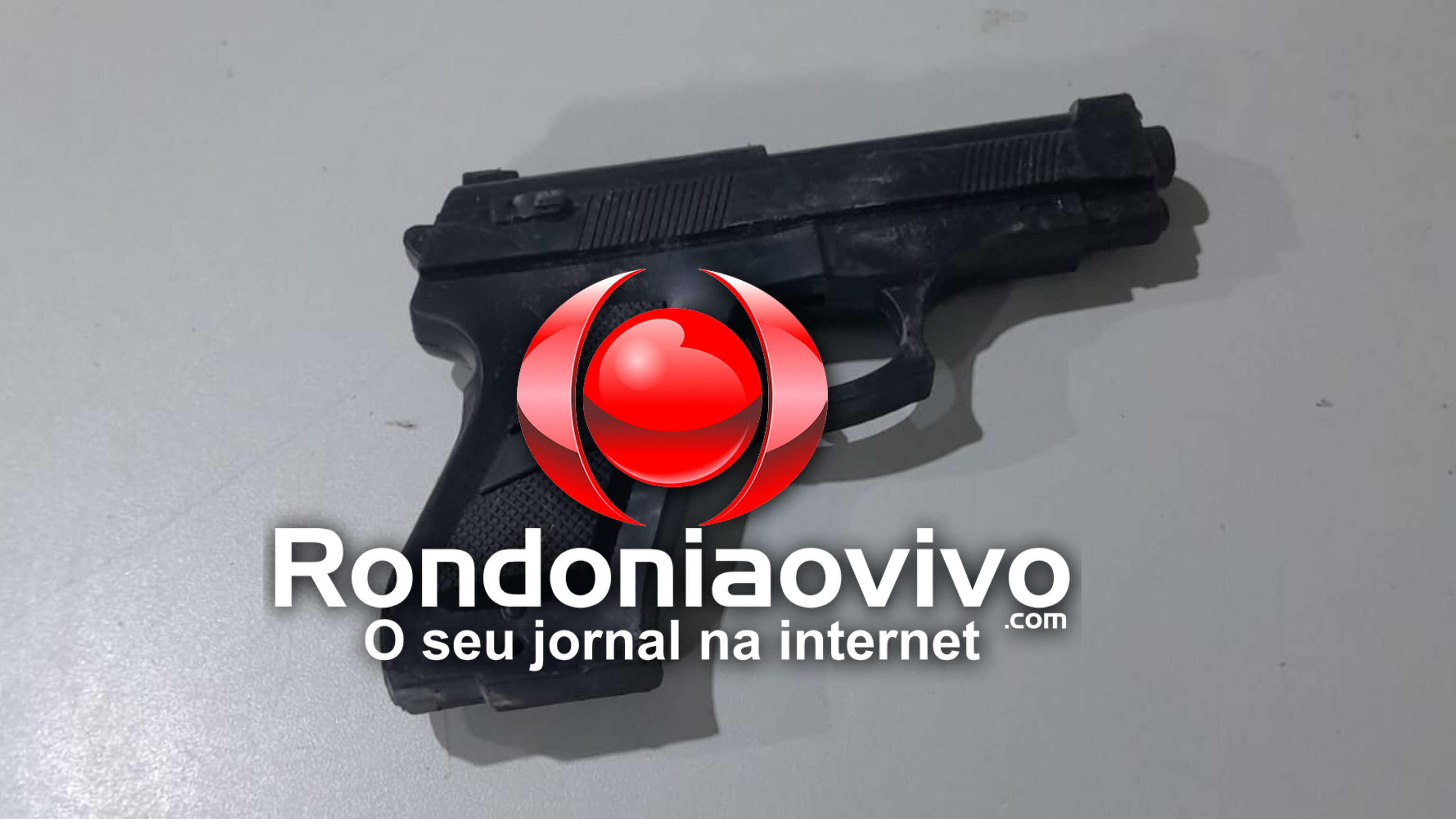 URGENTE: Homem é baleado após apontar arma para equipe da PM