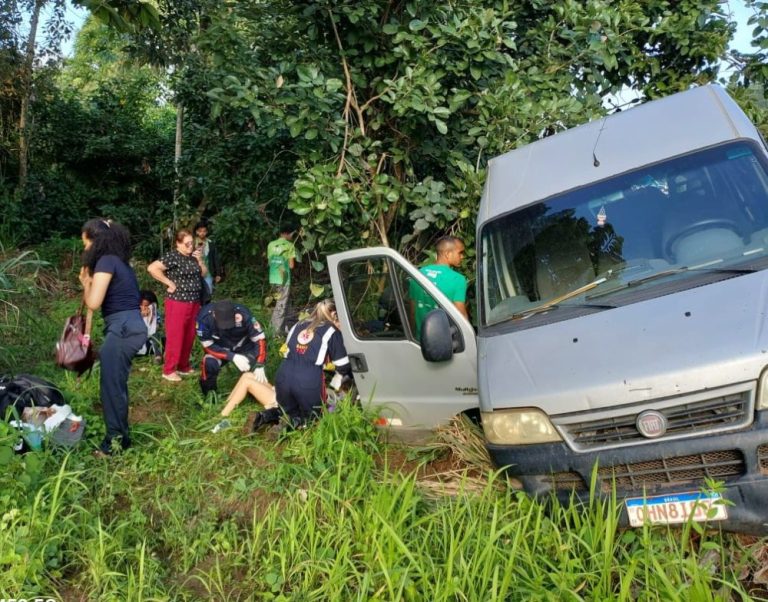 GRAVE: Acidente com ônibus do Ifro deixa vários estudantes feridos na BR-364