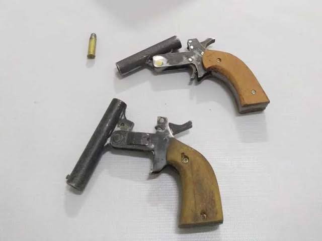 FLAGRANTE: Polícia prende trio com duas armas de fogo e evita roubos no Centro 