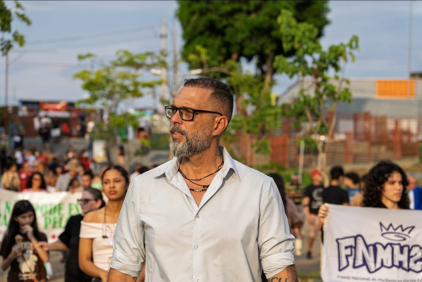 ELEIÇÕES 2026: Dr. Caio Machado participa da 1ª Marcha pelo Clima e relembra problemas das queimadas 