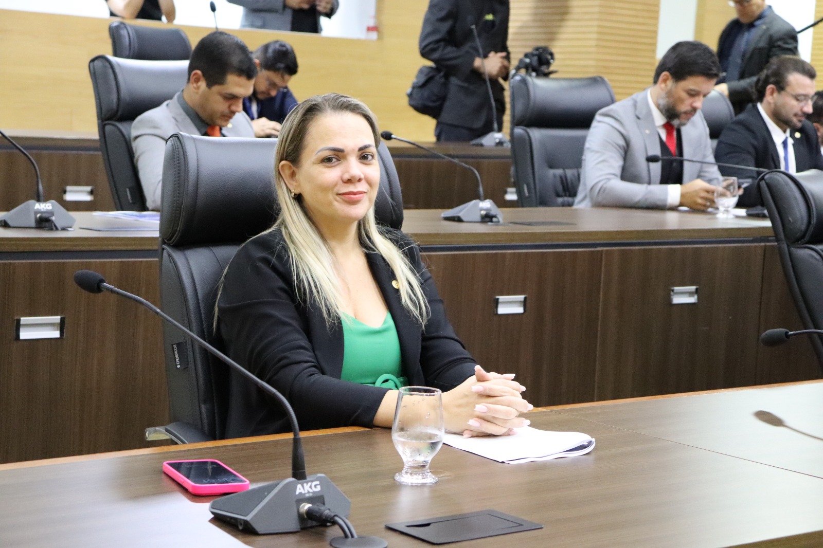 CLAÚDIA DE JESUS: Deputada destina emenda para trator à Associação dos Lavradores de Urupá