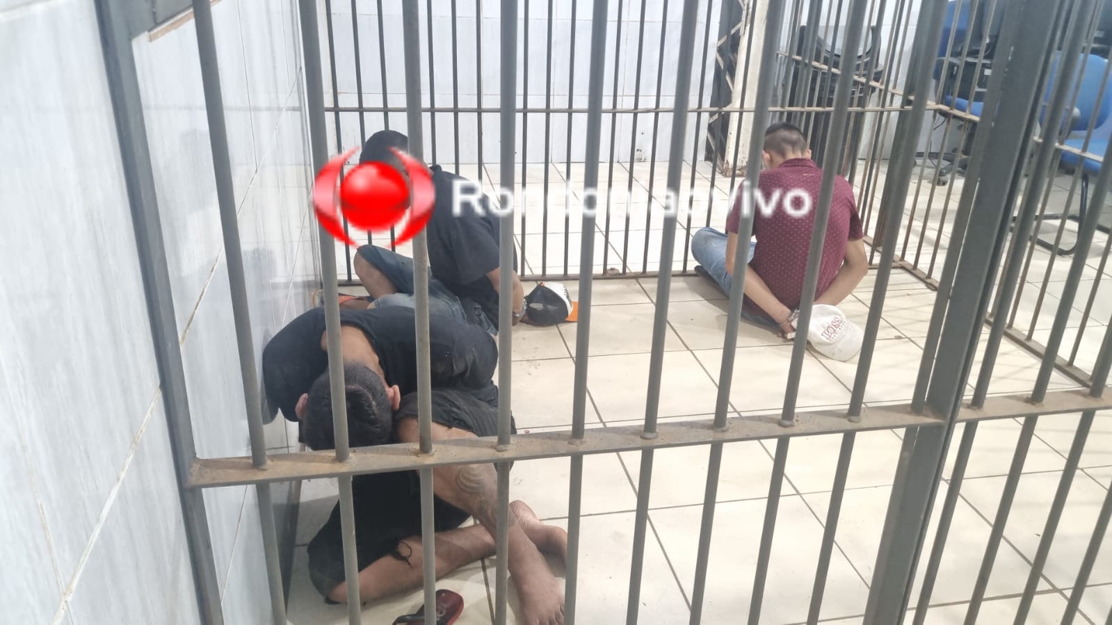 OUSADIA: Trio do CV é preso após tentar desarmar e ameaçar policial penal 