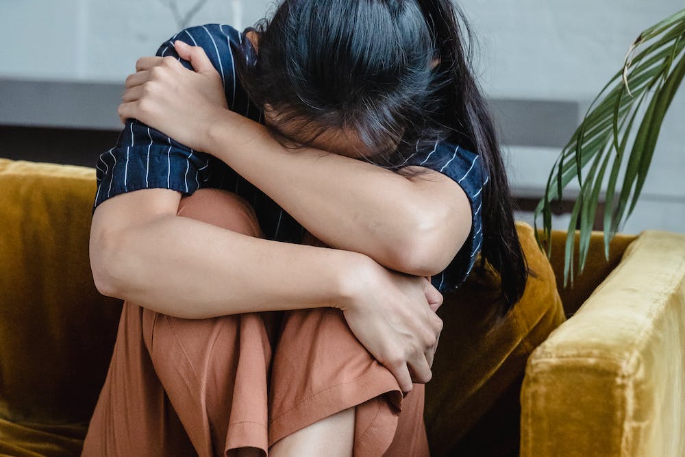 DIA DAS MÃES: Mulher é agredida a pauladas pelo filho durante data comemorativa
