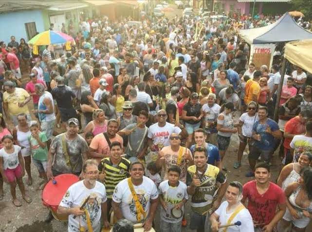 ATRAÇÃO CARNAVALESCA: Bloco Mistura Fina desfila nesta quarta-feira, 31, às 17h