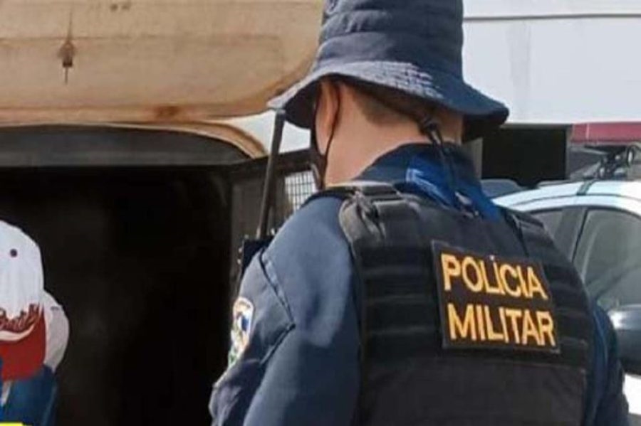 APREENSÃO: Polícia estoura boca de fumo e duas pessoas foram detidas