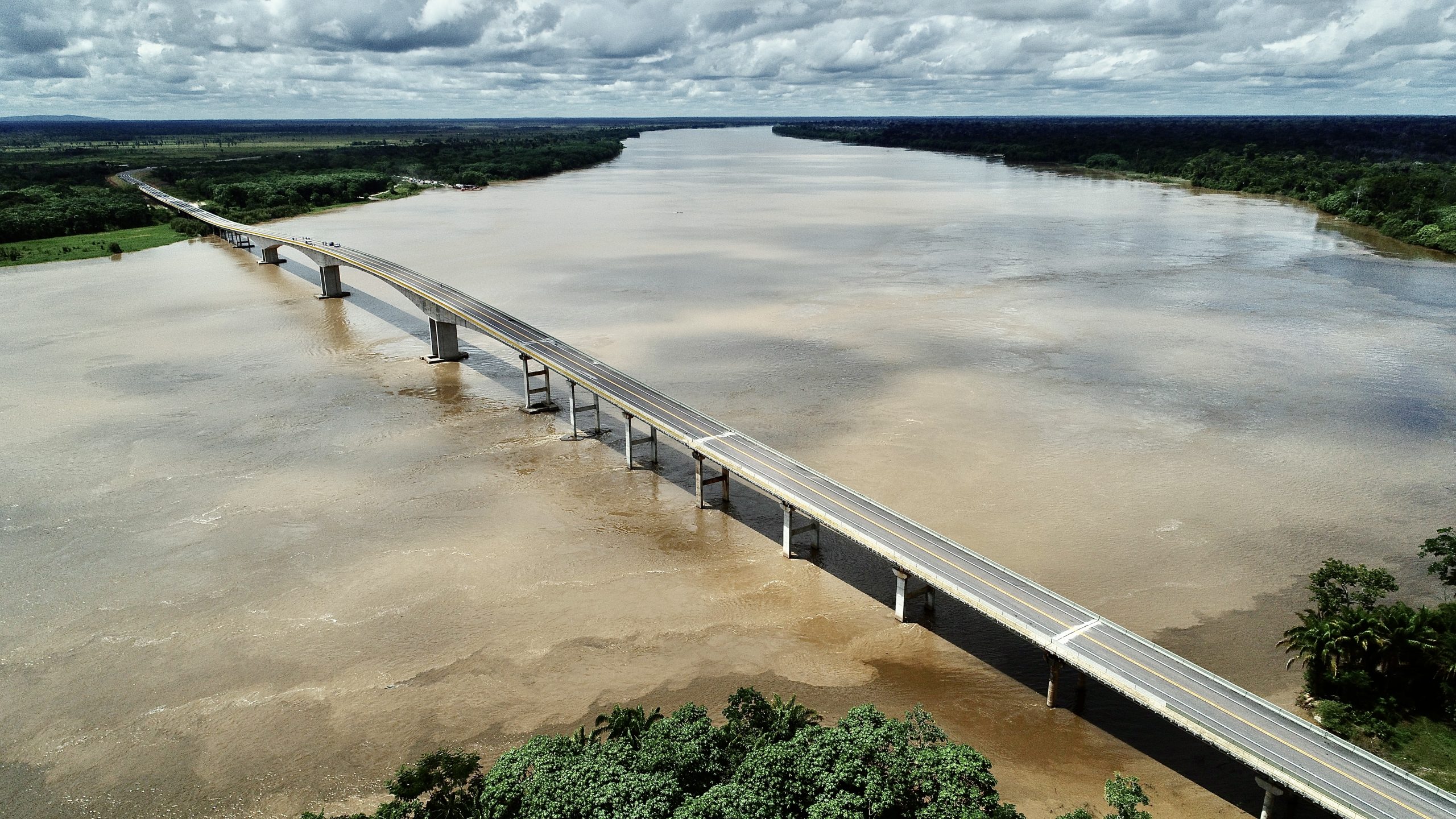 POLÊMICA: Senador quer 'batizar' ponte em RO com nome de ex Governador do Acre