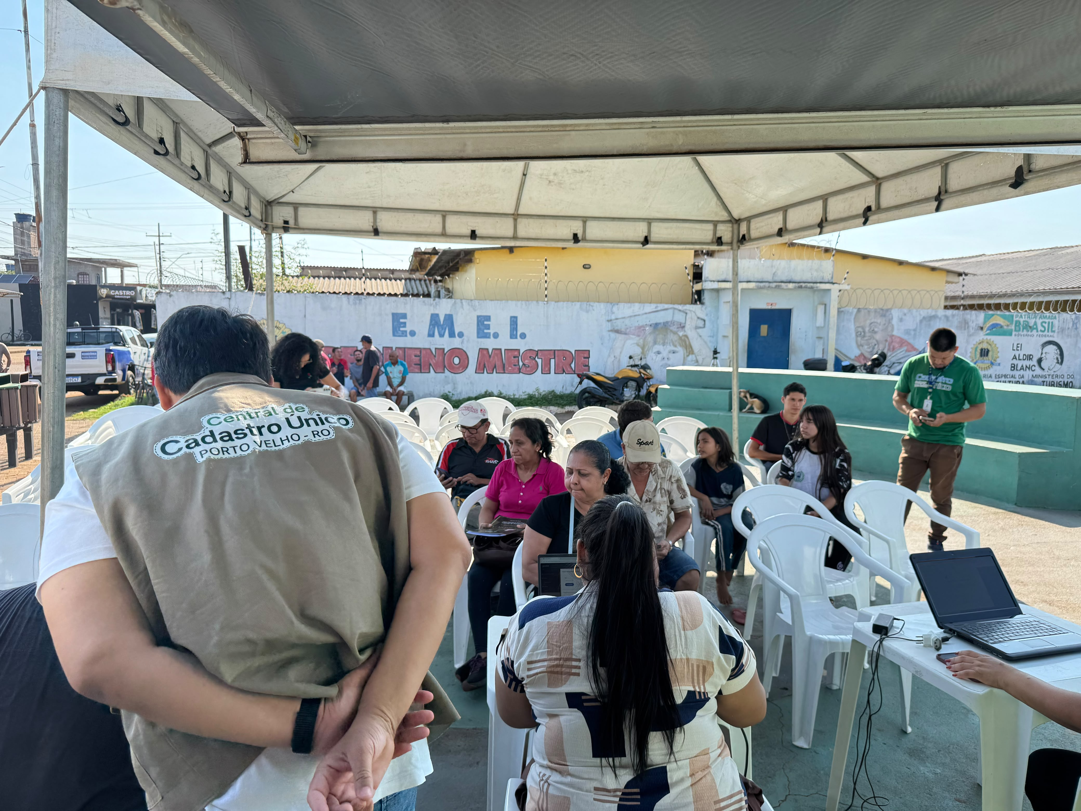 'CADÚNICO NO SEU BAIRRO': Prefeitura leva Cadastro Único para mais perto da população 