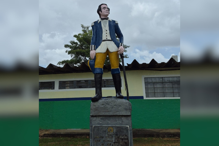 OPINIÃO: Grupo de amigos e ex alunos da Escola 21 de Abril - Por Geovaldo Sena