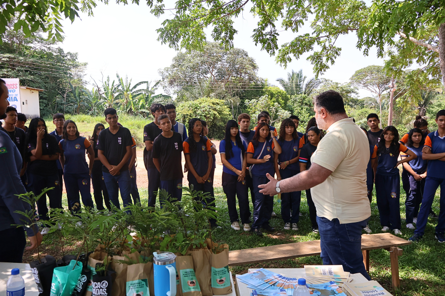 PARQUE DOS TANQUES: Estudantes vivenciam ações de preservação de nascentes em Porto Velho