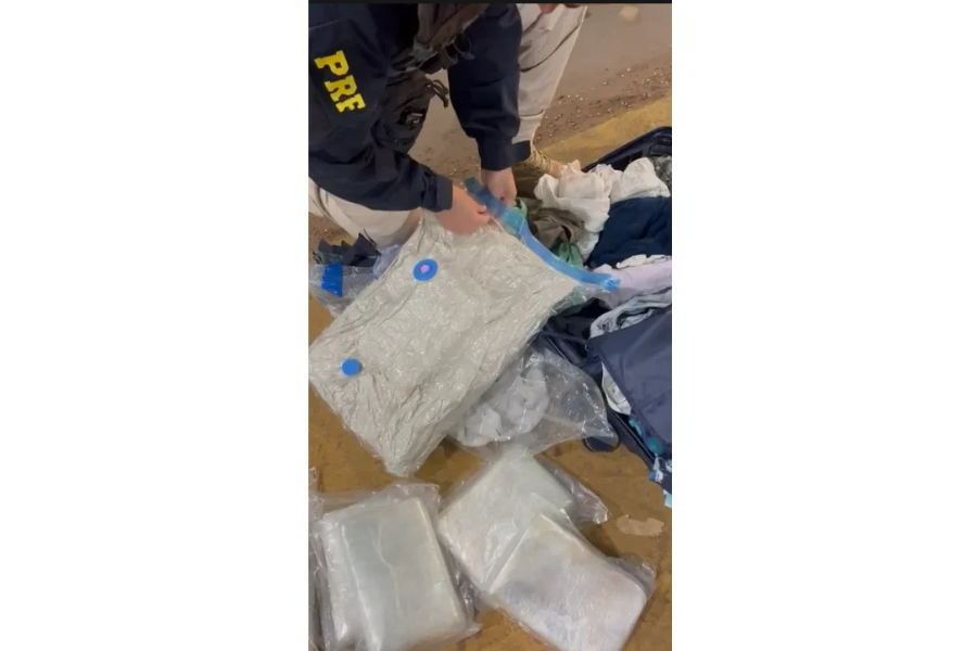 NA BR-364: Mulher é presa com 13 quilos de skunk em Ônibus indo para o MT