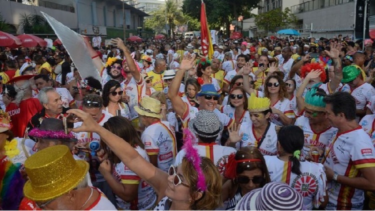 PESQUISA: Sem eventos públicos, cidades terão festas privadas de carnaval