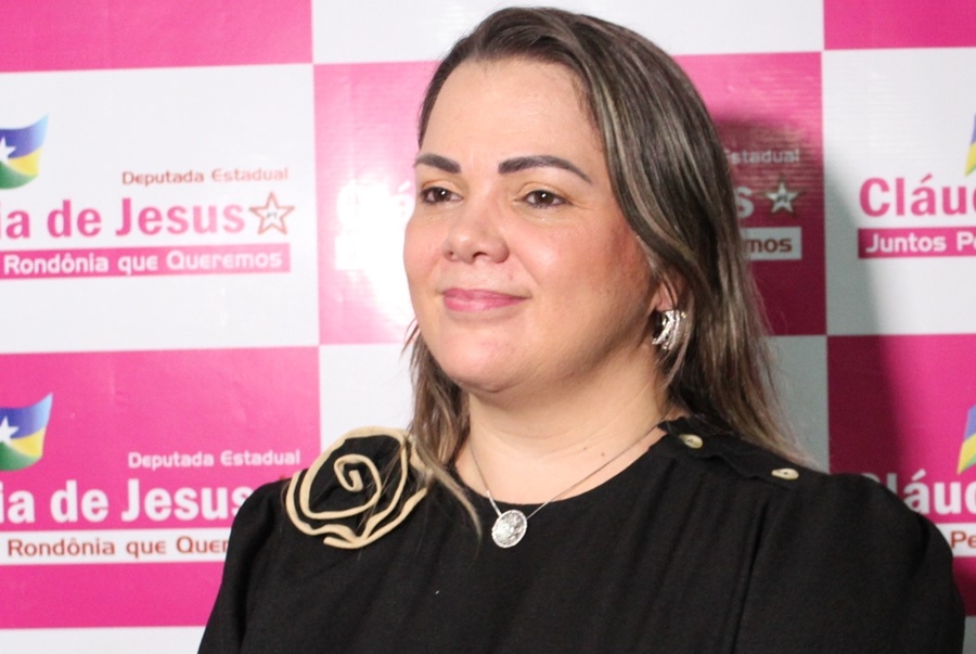 CLÁUDIA DE JESUS: Deputada enaltece lei assinada por Lula contra bullying e cyberbullying