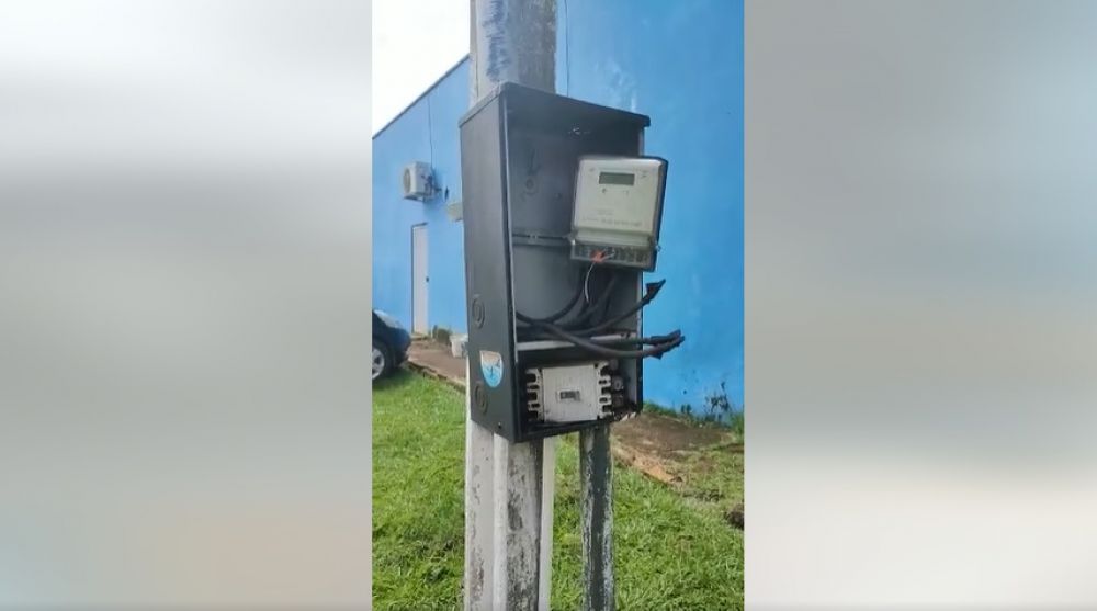 NO ESCURO: Prefeitura de Candeias do Jamari não paga contas e tem energia cortada 