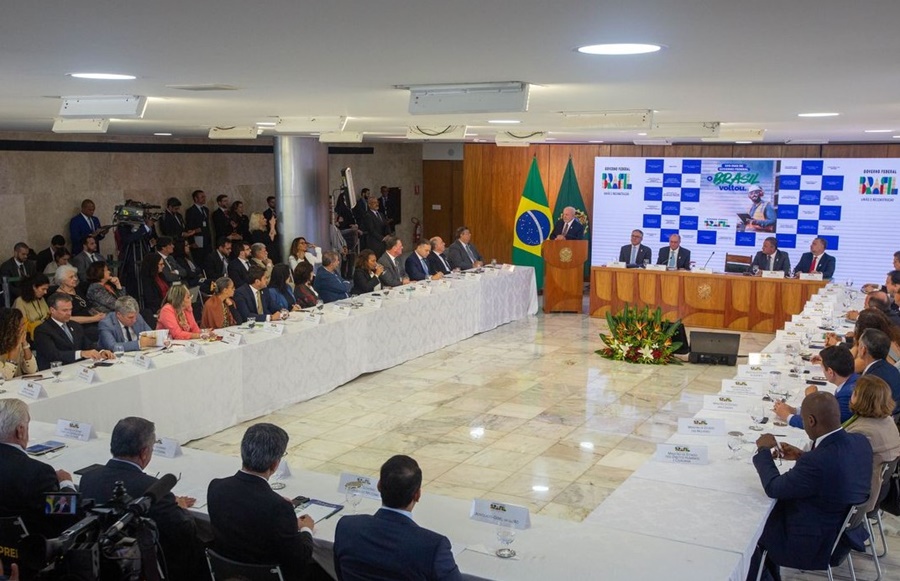 GOVERNO: Novo plano de desenvolvimento terá seis eixos, diz Lula