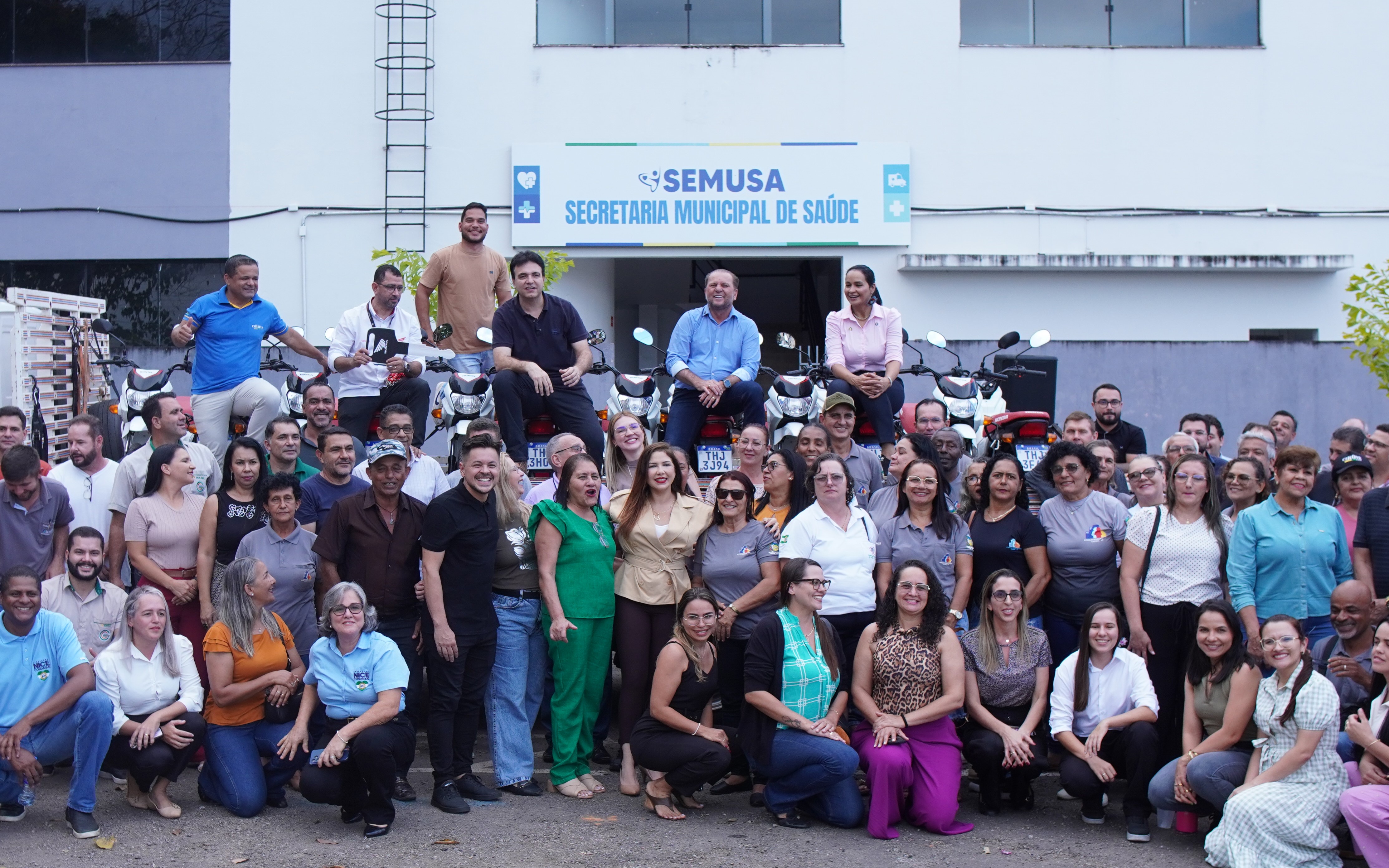 CIRONE DEIRÓ: Deputado assegura recursos e agentes de saúde de Cacoal recebem motocicletas  