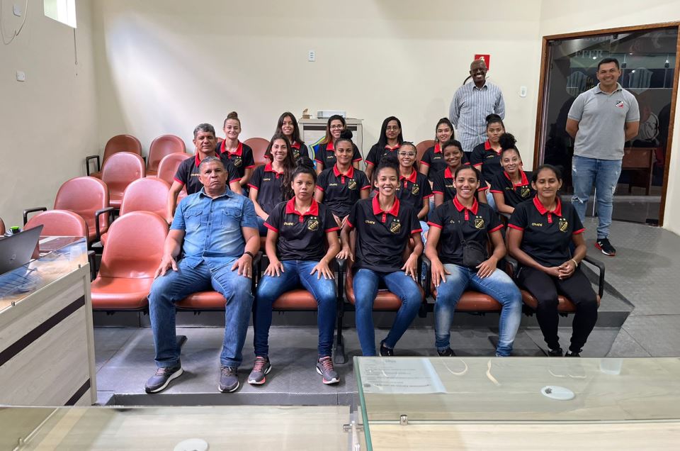 CAMPEONATO BRASILEIRO: Elenco feminino do Real Ariquemes realiza visita à FFER
