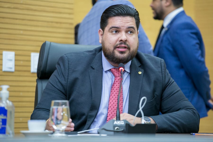 DIREITO: Jean Oliveira quer concessão de quinquênios e sexta-parte aos servidores de RO