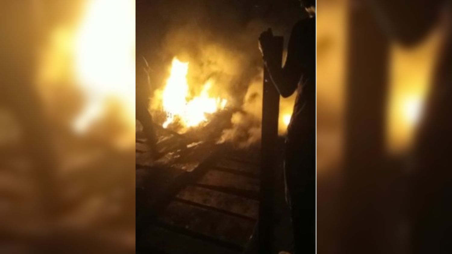 COBRANÇA: Moradores colocam fogo em ponte do Rio Preto após mortes de crianças
