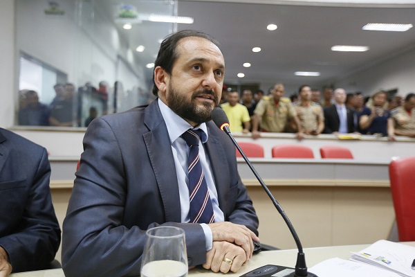 SINALIZAÇÃO: Detran assina convênio com Vale do Paraíso por intermédio de Laerte Gomes