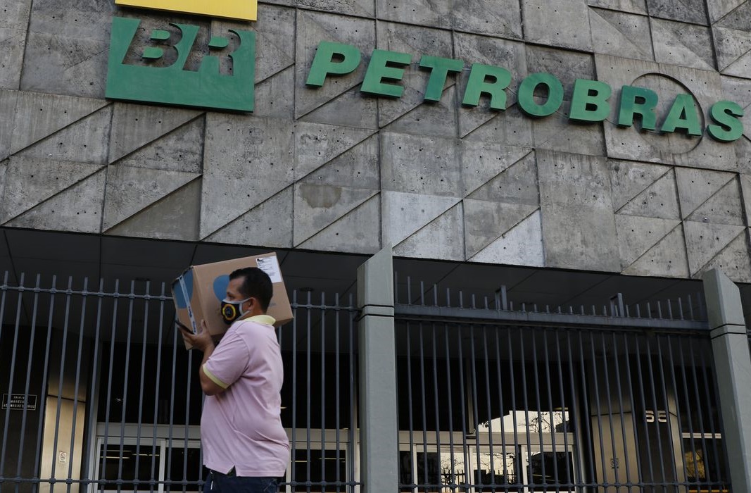 FIM DA PPI: Petrobras reduz em R$ 0,44 valor do diesel e em R$ 0,40 o da gasolina