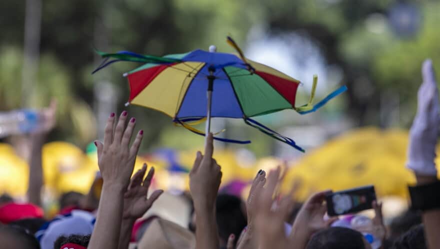 PESQUISA: Mais de 70% dos brasileiros não vão ao Carnaval por medo de golpes