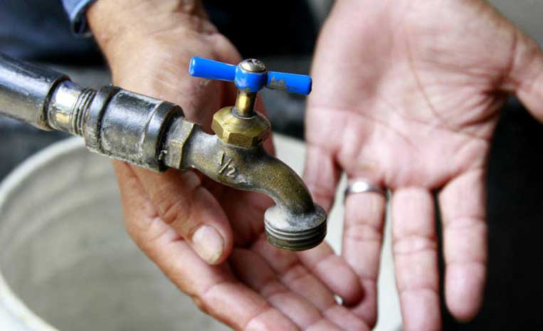 SOFRIMENTO: Moradores da Estrada da Penal estão sem água há quase um mês