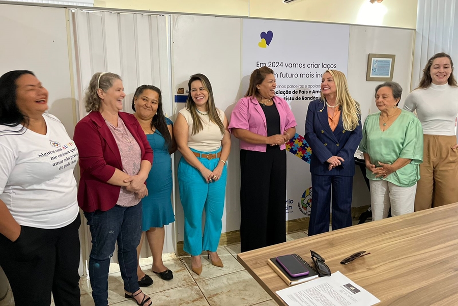 IEDA CHAVES: Deputada fortalece a atuação da AMA-RO com entrega de equipamentos 