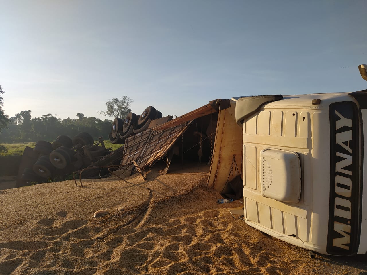 ACIDENTE: BR-364 é liberada após mais de 10 horas bloqueada em Rondônia