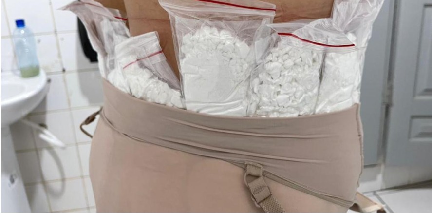 COCAÍNA: PF flagra mulheres com cerca de 10 quilos de droga no aeroporto da capital